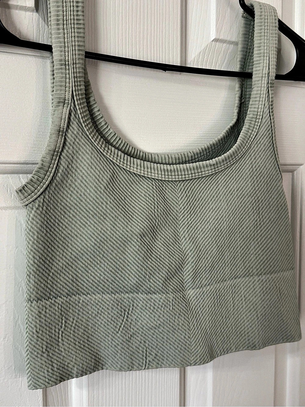 Basic Ribbed Cropped Athletic Top - Picture 3 of 6